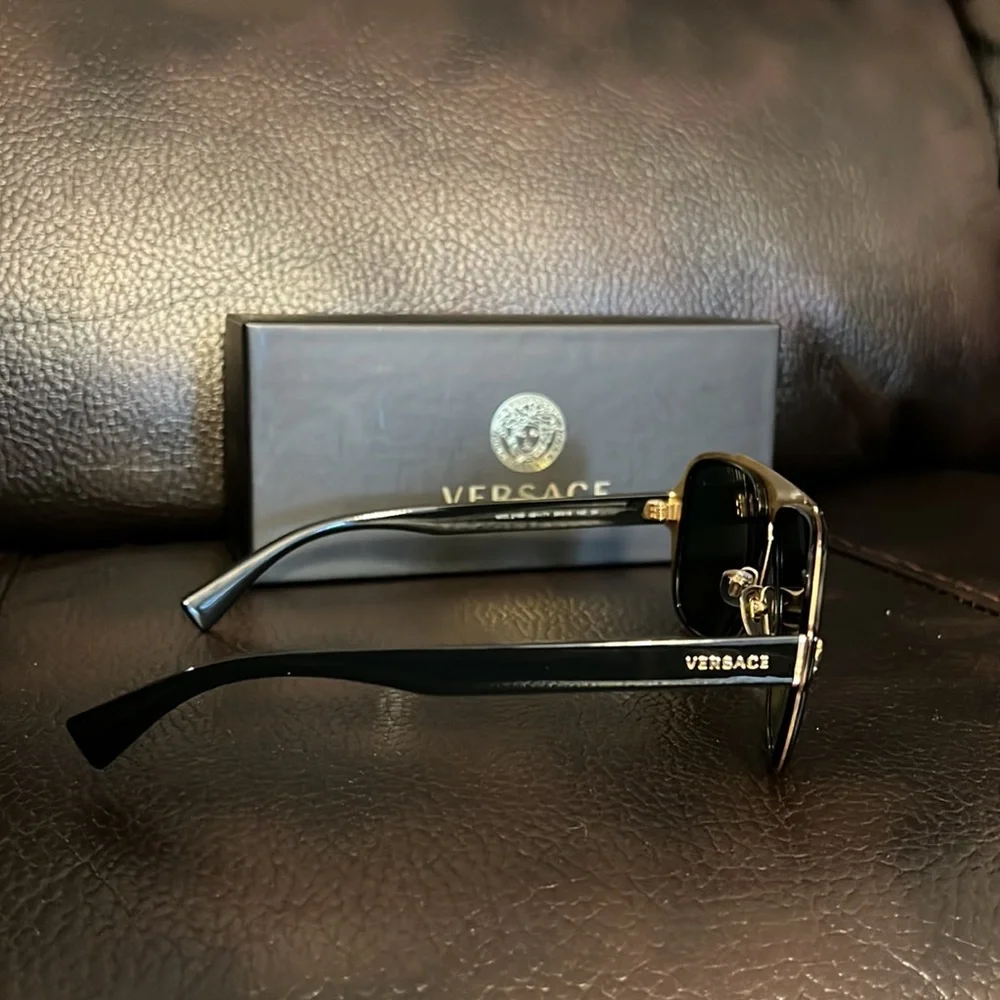 Versace unisex Ve2199 Medusa logo aviator sunglasses NWB - Picture 4 of 8